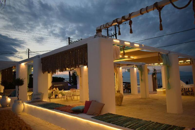 Marzi Beach And Bungalows Hotel Kokkonion ภายนอก รูปภาพ