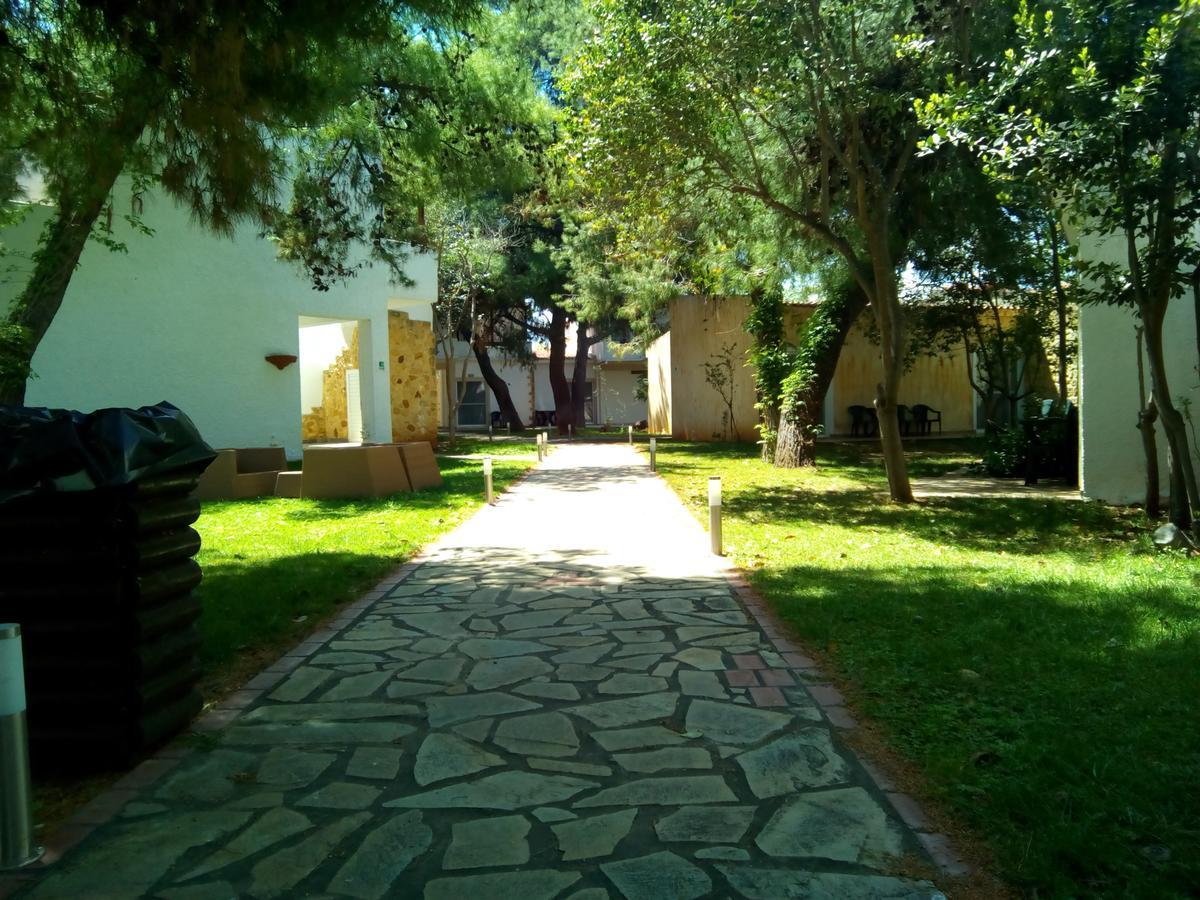 Marzi Beach And Bungalows Hotel Kokkonion ภายนอก รูปภาพ