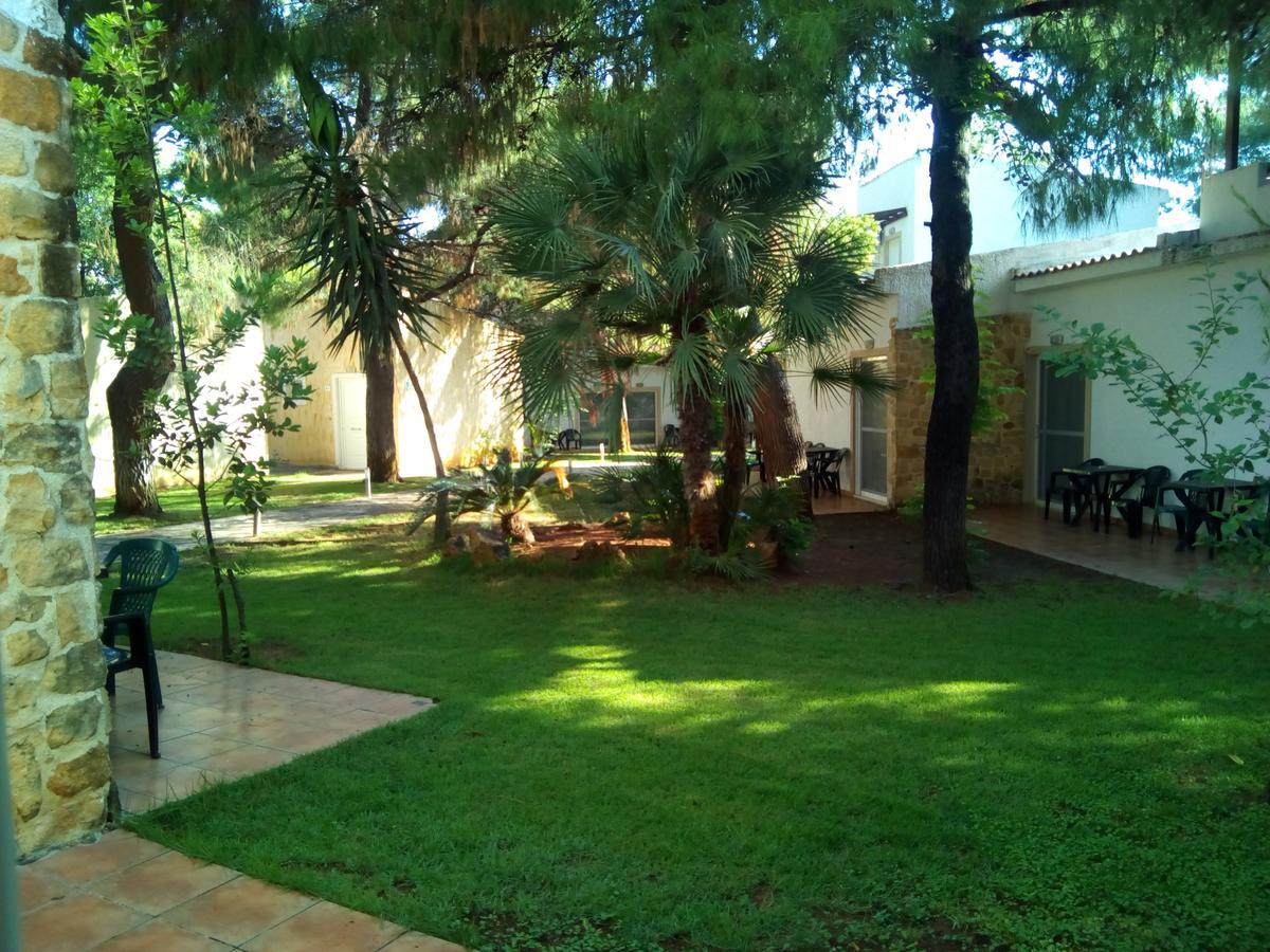 Marzi Beach And Bungalows Hotel Kokkonion ภายนอก รูปภาพ